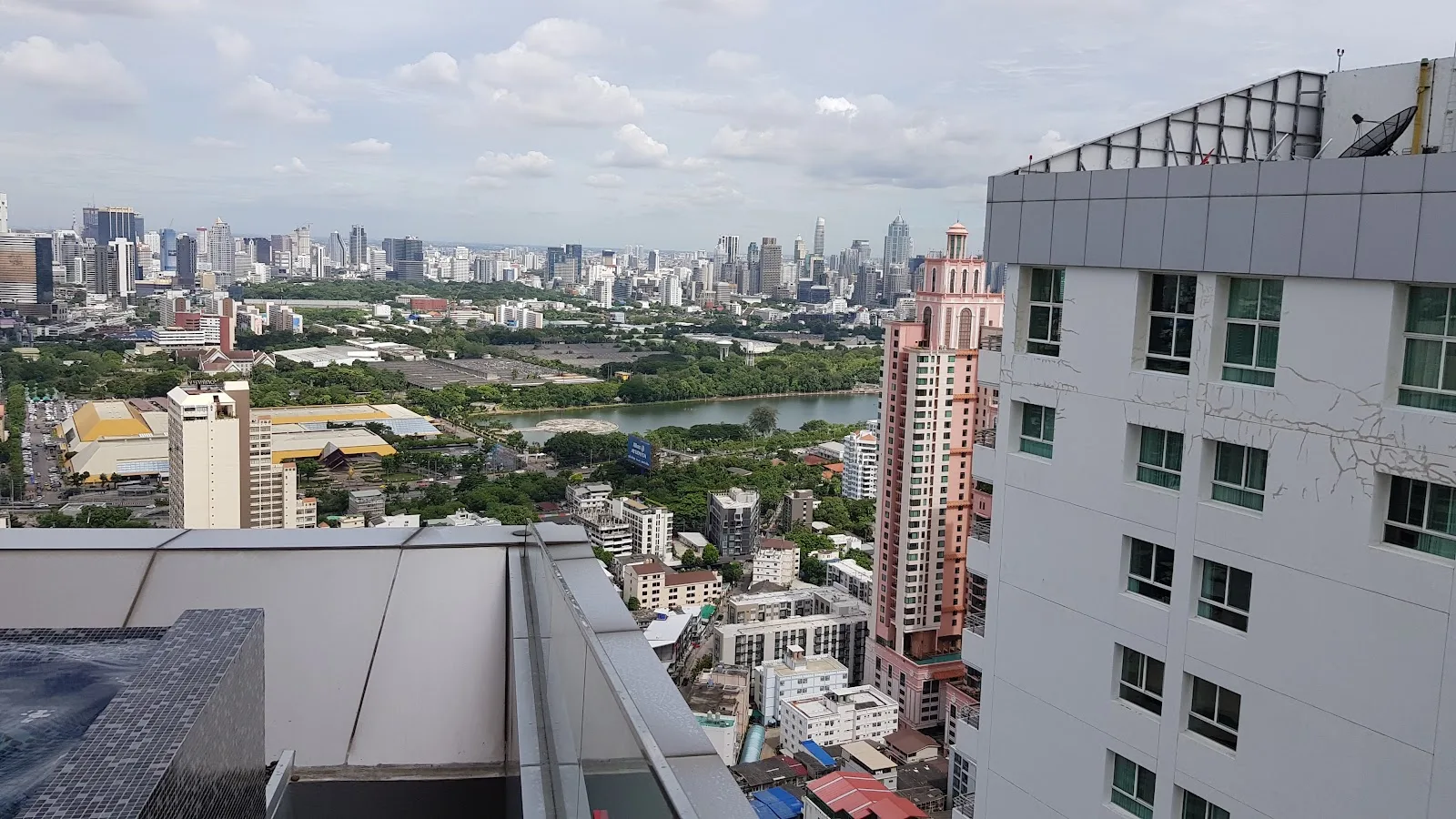 ภาพจริงของ เดอะลุมพินี 24 ย่านพร้อมพงษ์ จาก Google Maps (รูปที่ 4)