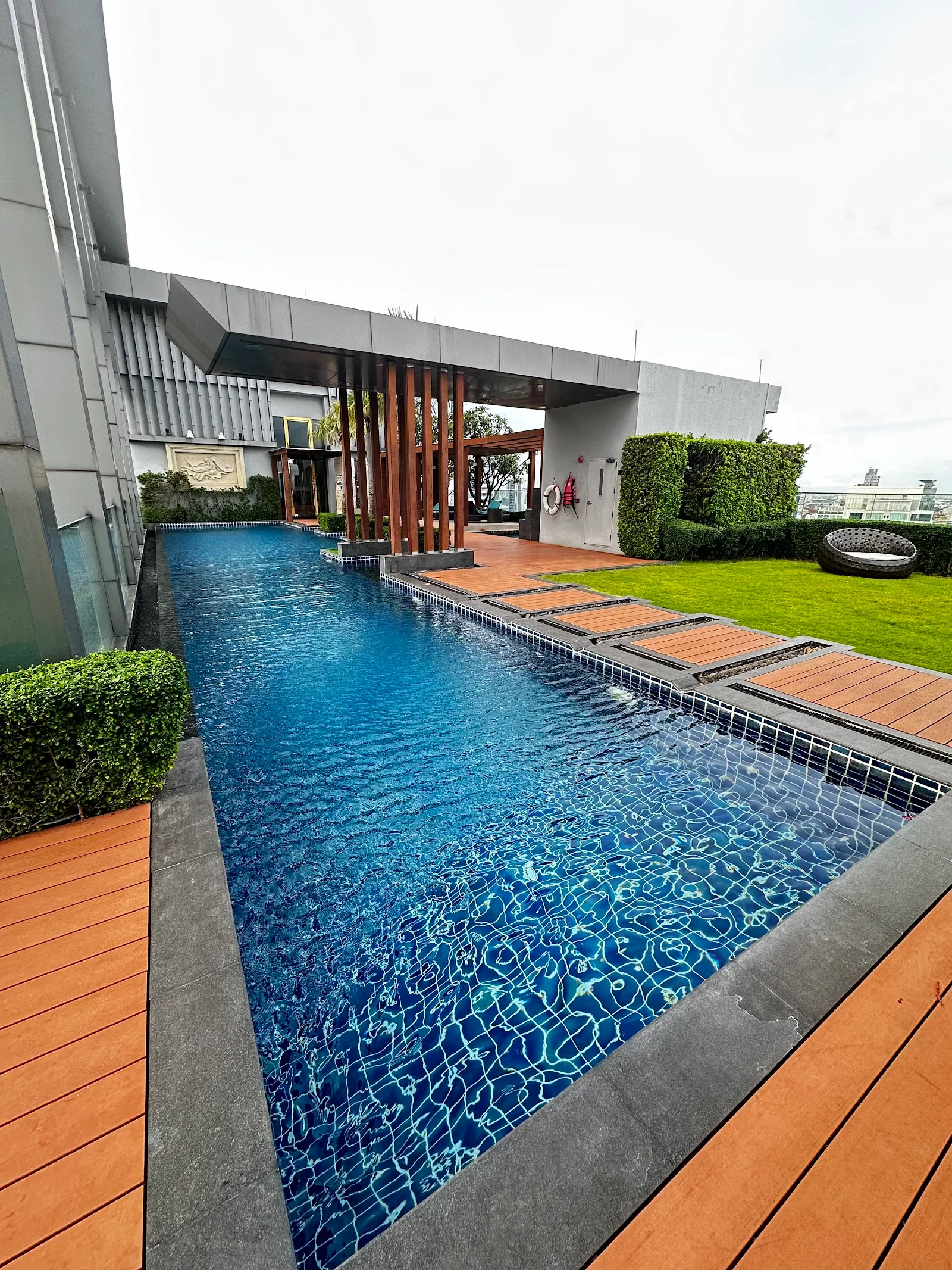 ภาพจริงของ The Address Sukhumvit 28 ย่านพร้อมพงษ์ จาก Google Maps (รูปที่ 2)