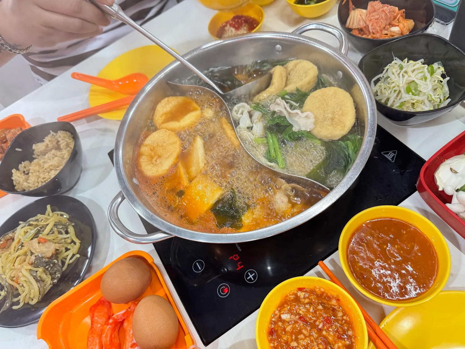 ภาพจริงของ SOS Shabu Buffet (Big C Rama 4) - เอสโอเอส บุฟเฟต์ ชาบู บิ๊กซีพระราม 4 ย่านพร้อมพงษ์ จาก Google Maps (รูปที่ 6)
