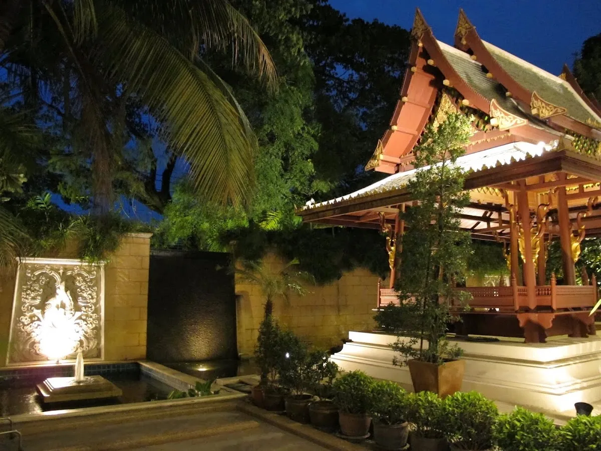 เมย์แฟร์ การ์เดน อพาร์ทเมนท์